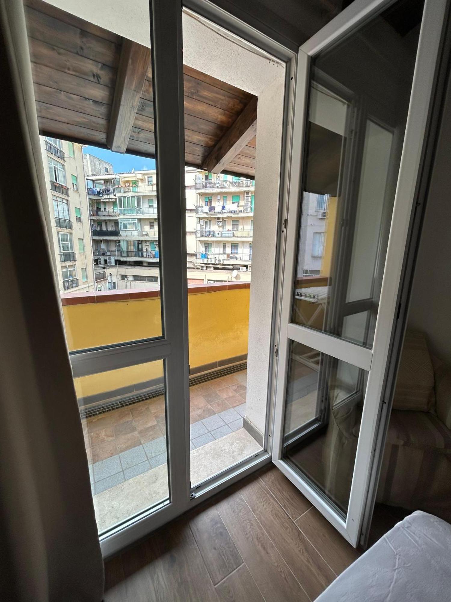 Appartamento Con Terrazzo Privato E Netflix Cagliari Kültér fotó
