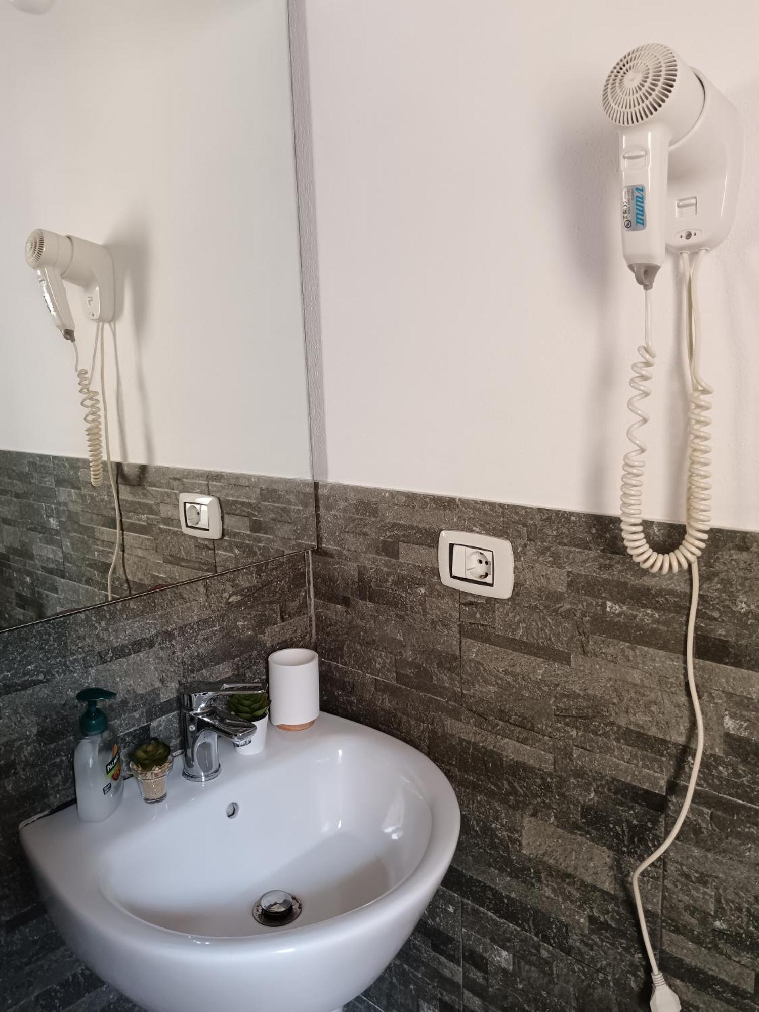Appartamento Con Terrazzo Privato E Netflix Cagliari Kültér fotó